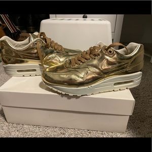 Nike Air Max 1 Liquid Gold
